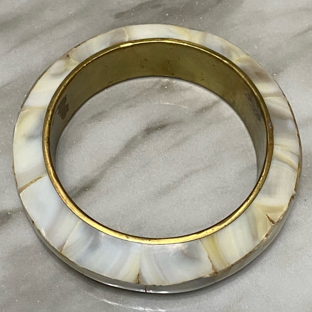Bracelet Mother of Pearl Bangle - Picture 3 of 7
